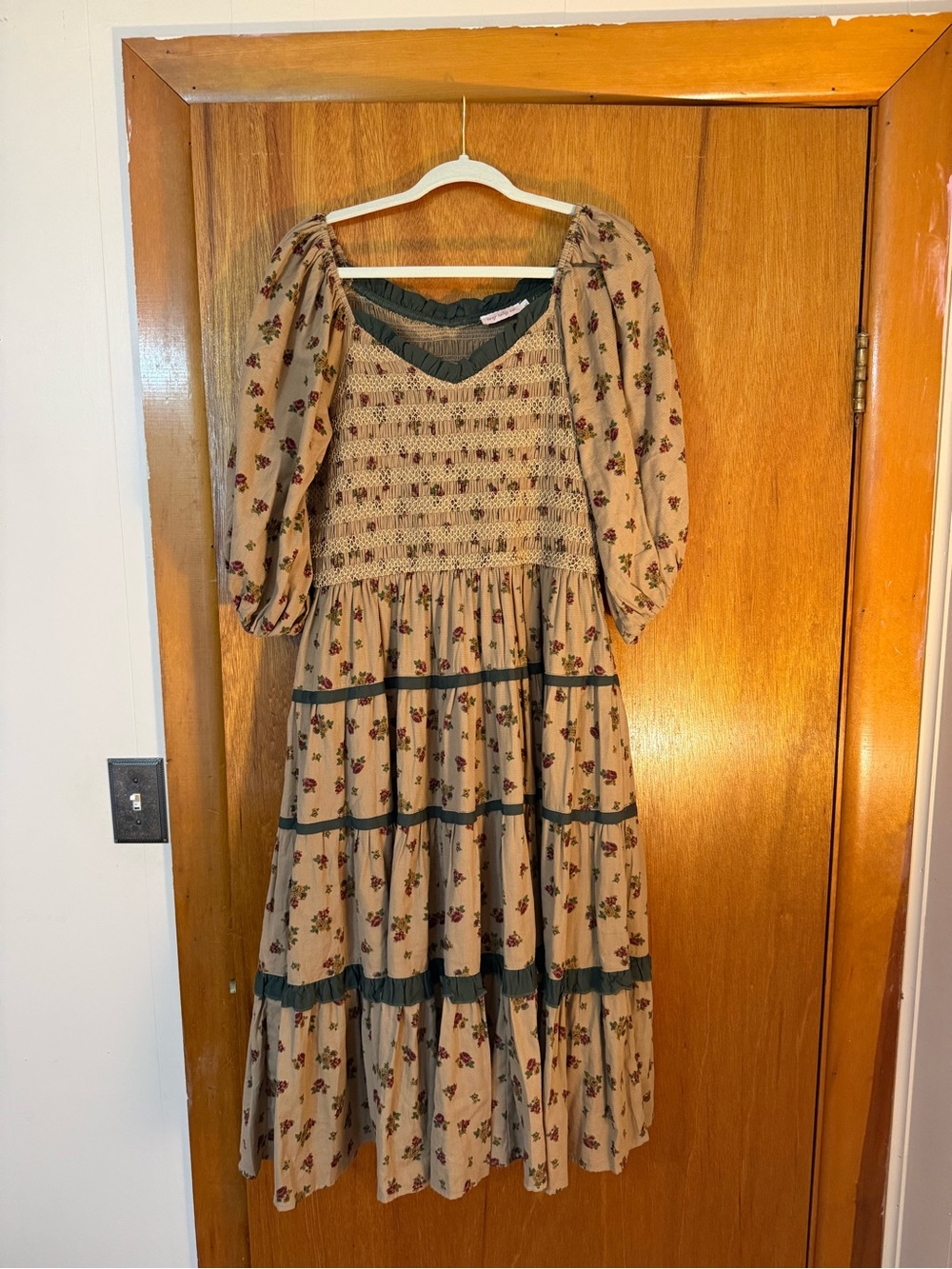 Ivy City Smocked Floral Maxi Dress in Beige with Green Trim Size L